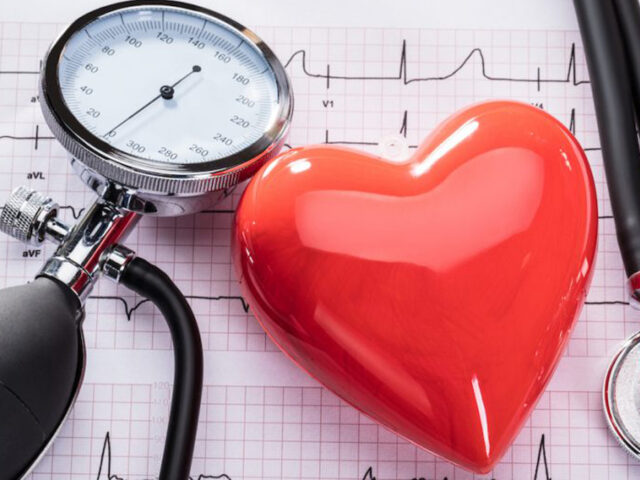 https://clinicahavana.com/wp-content/uploads/2023/03/Blood-pressure-and-heart-check-640x480.jpg